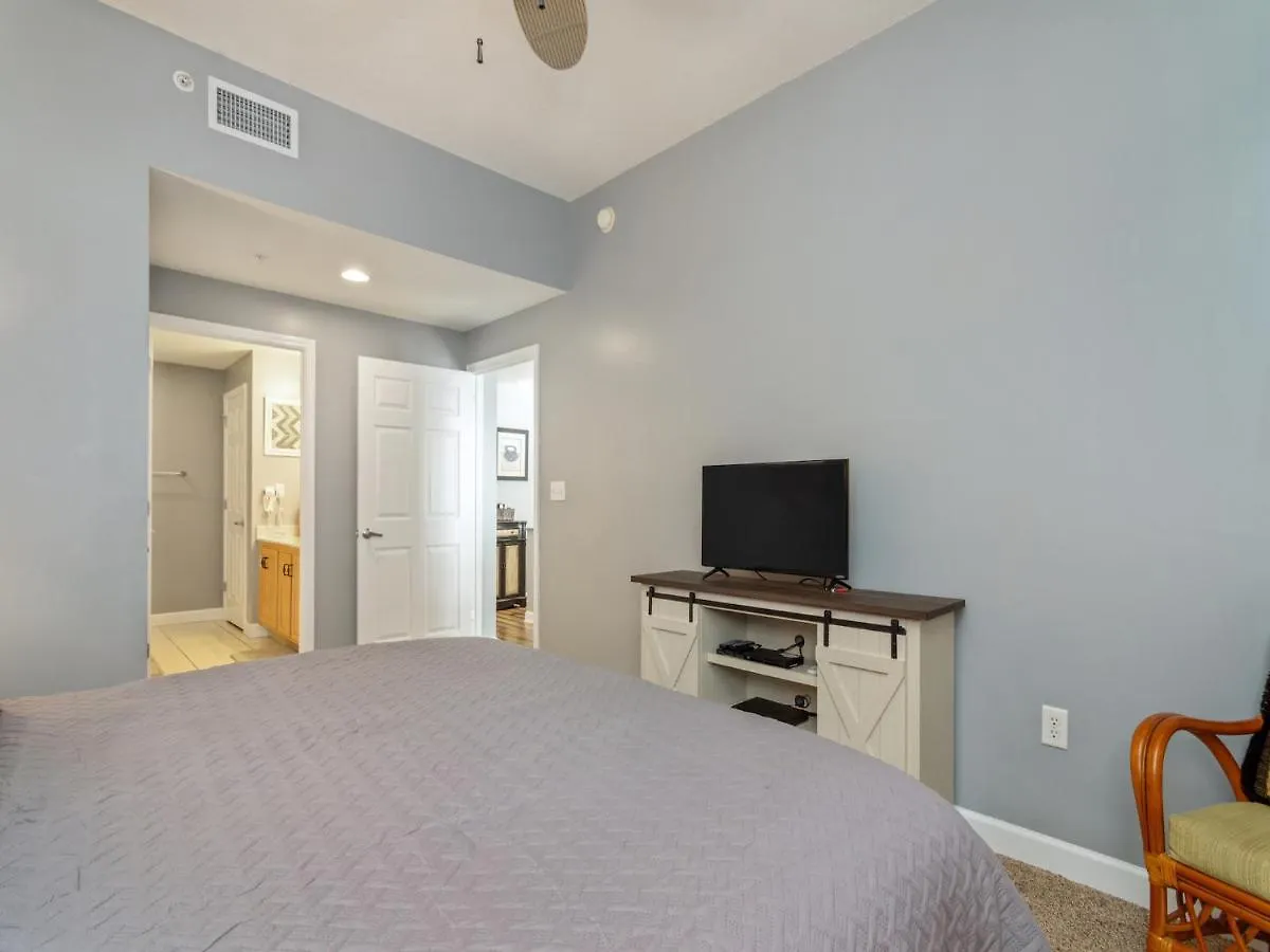 Sterling Reef 1904, 2 Bedroom, Penthouse, Beach Front, Pool, Sleeps 6 Panama City Beach
